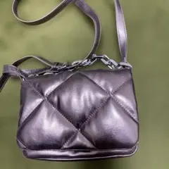 メタリック　ゴールドシルバー 、キルティングショルダー　ハンドバッグ