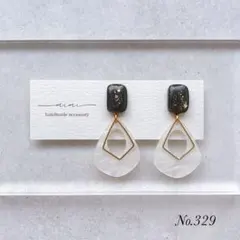 ハンドメイド ピアス 329 ブラックカボション - メルカリ