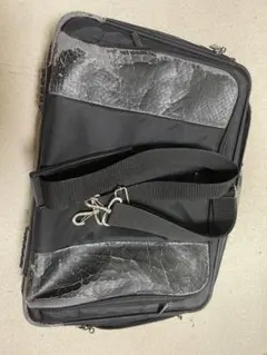 黒いビジネスバッグ 中型 合成繊維