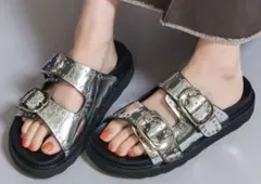 ✨美品✨✨MOHI✨ 超カッコいい✨ミラースタッズサンダル　38 24cmのサムネイル