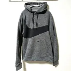 美品ナイキ Therma-FIT スウッシュ プルオーバー フーディ S
