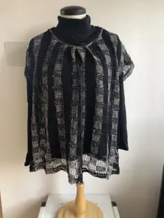 黒レースのボレロ風トップスと黒ハイネックの2枚セット