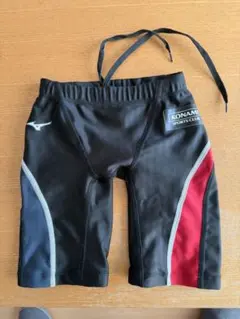 KONAMI ベストスイマー　140センチ　　Mizuno スイムパンツ 黒/赤