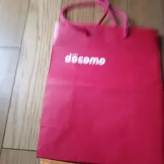 NTT docomo ショップ袋 紙袋 レッドのサムネイル