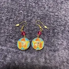 蝶のイヤリング