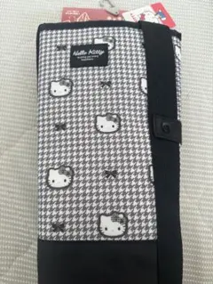 【新品未使用】ハローキティ 保冷バッグ コンパクト　サンリオ　千鳥柄　しまむら