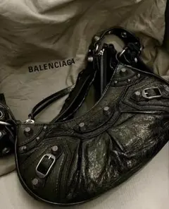 BALENCIAGA 黒 レザーショルダーバッグ