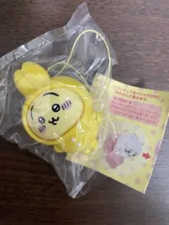 ちいかわ　ガチャガチャ　おきがえ　パジャママスコット　うさぎ