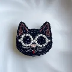 cat ブローチ　ビーズ刺繍　猫　ネコ
