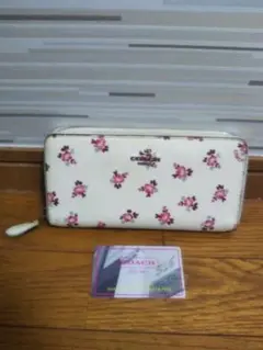 美品COACH 長財布ラウンドファスナー薔薇花柄
