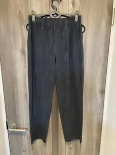 グレー スラックス