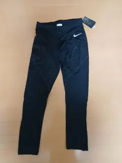 新品未使用　Nike DRI-FIT ブラックレギンス
