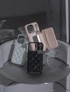 Darich キルティングミラーDDチャームiPhoneケース 黒 13-14 - メルカリ