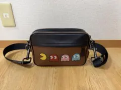 【美品】COACH ショルダーバッグ パックマン コラボ　レザーバッグのサムネイル