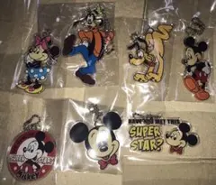 ディズニーストア シークレットキーホルダー