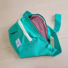 【値下げ】Herschel グリーン ショルダーバッグ　ウェストポーチ