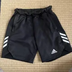 adidas ブラック ハーフパンツ 3本ストライプ