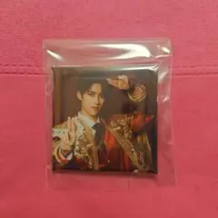 M!LK POP UP EVENT　カプセルトイ　スクエア缶バッチ