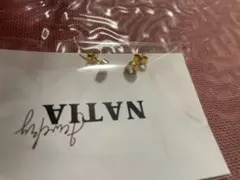 NATIA ゴールドトーン スタッドピアス