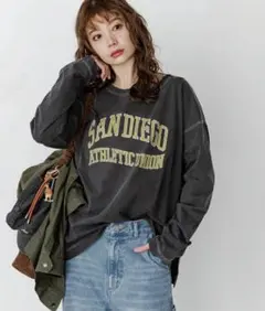 BAYFLOW　ヴィンテージ感のある風合いピグメントロゴTシャツのサムネイル