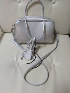 unbillion シルバー光沢ショルダーバッグのサムネイル