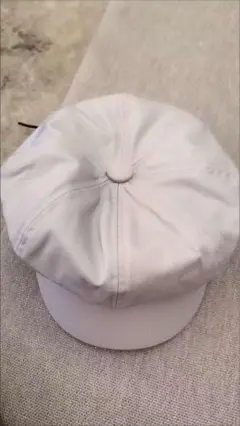 ホワイトキャスケット