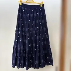 ZARA ネイビー 刺繍 ティアード ロングスカートのサムネイル
