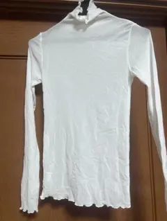 ホワイト フリルネック 長袖トップス F