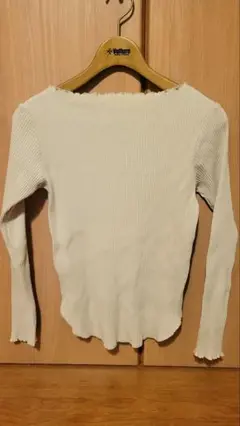 ADAM ET ROPÉ リブ編み オフショルダーTシャツ