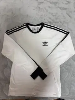 アディダスオリジナルス ロンt 白