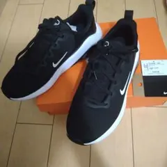 NIKE ベラ7 ウイメンズワークアウトシューズ23.5