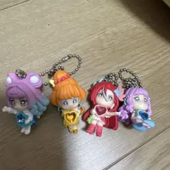プリキュア キーホルダー付きフィギュア 4体セット、シールセット