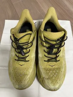 HOKA Clifton 9 ランニングシューズ 27cm イエロー