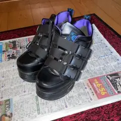 YOSUKE 厚底ベルティッドスニーカー ブラック