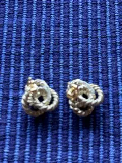 CHANEL ダブルCロゴ スタッドピアス シルバーカラー 立体 - メルカリ