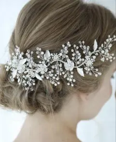 ウェディング ヘッドドレス 花とビーズ