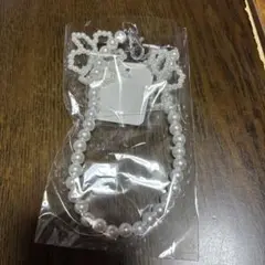 ラティス　スマホストラップ　花柄　ビーズ　ホワイト