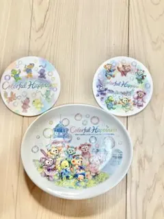 ディズニーダッフィー20周年　カラフルハピネス　プレート　&コースター２枚　新品
