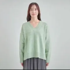 【美品】SHOO・LA・RUE シューラルー Vネック ニット セーター