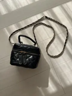 バニティ型ショルダーバッグ