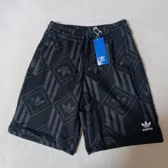 adidas ブラック ショートパンツ M アディダスオリジナルス　半パン　新品
