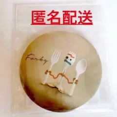 トイストーリー　フォーキー　缶バッジ　ディズニー スマイルカーニバル限定