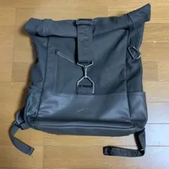 REDBULL　ALPHATAURI グレー ロールトップ リュック　非売品のサムネイル
