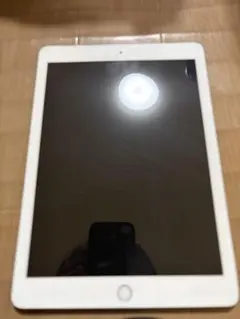 中古iPad第6世代 iPhone11レッド 1週間限定出品‼️5月7日まで値下げ