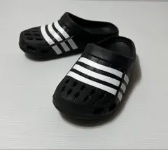 【adedas Duramo ciog】ブラック/３本線ホワイト サンダル