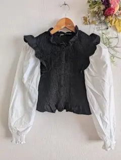 ✨ZARA フリル付きシャーリングシャツ M✨
