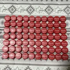 【入手困難】ペットボトルキャップ　70個　赤色　コカコーラ　まとめ売り　美品