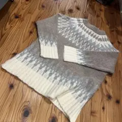 NUMBER 18 ニット・セーター 、ウール、モヘア、アルパカで暖かい