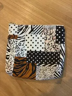 ハンドメイド　ポーチ　パッチワーク柄