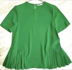 ZARA グリーン　トップス　ブラウス　プリーツ　緑　ザラ　カットソー